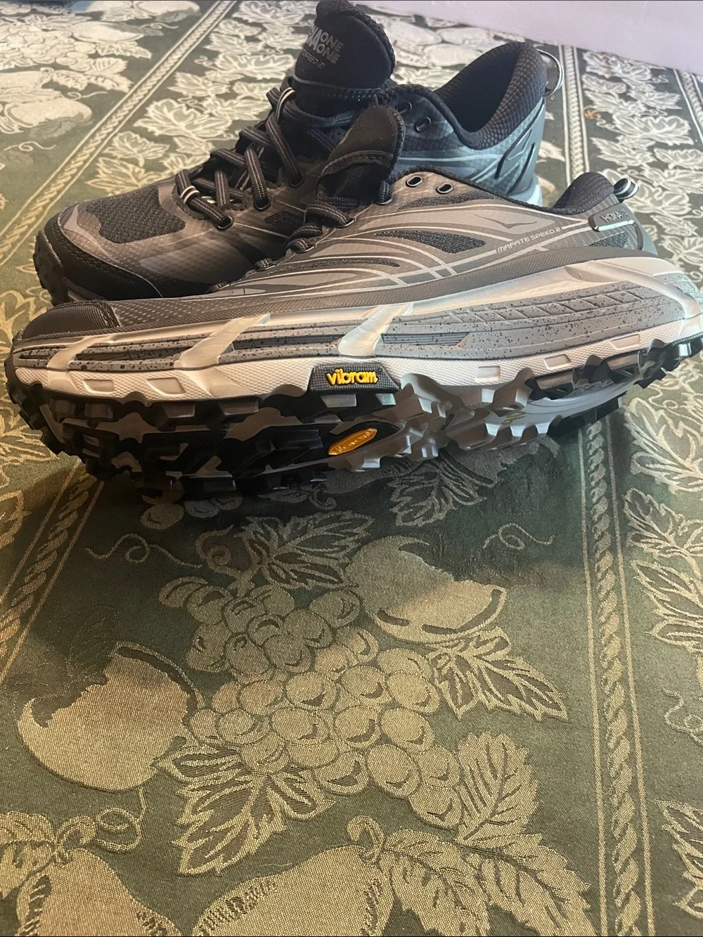 HOKA One One Mafate Speed 2 Woman’s Black and Gray Trail Running Shoes Sz 11
